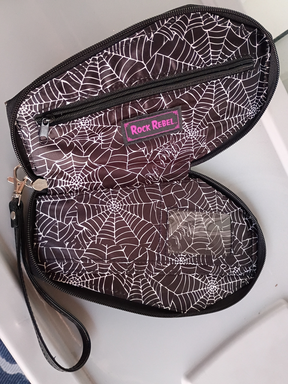 Rock Rebel The Munsters family collage coffin-shaped leather zip-around wallet - Picture 3 of 5